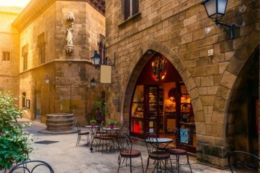 The Gothic Quarter and El Born – Small Group Guided Tour