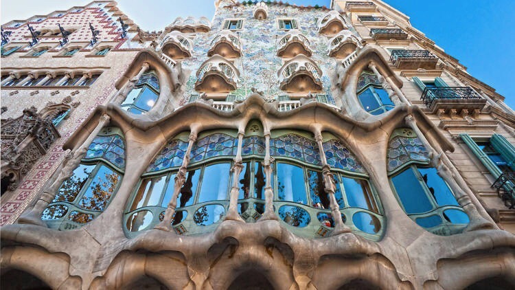 Gaudi’s Casa Batillo and Sangrada Familia Basilica Skip-the-Line Private Guided Combo Tour