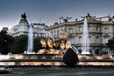 Palacio Real de Madrid + Old City Center Tour – Skip-the-Line Semi-Private Guided Combo Tour