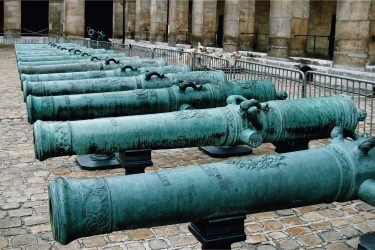 Paris-Tour-Invalides-WW2